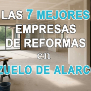 Imagen de un amplio chalet en reforma utilizado como portada del artículo sobre las 7 mejores empresas de reformas en Pozuelo de Alarcón, mostrando un interior en obras con luz natural y materiales de construcción.